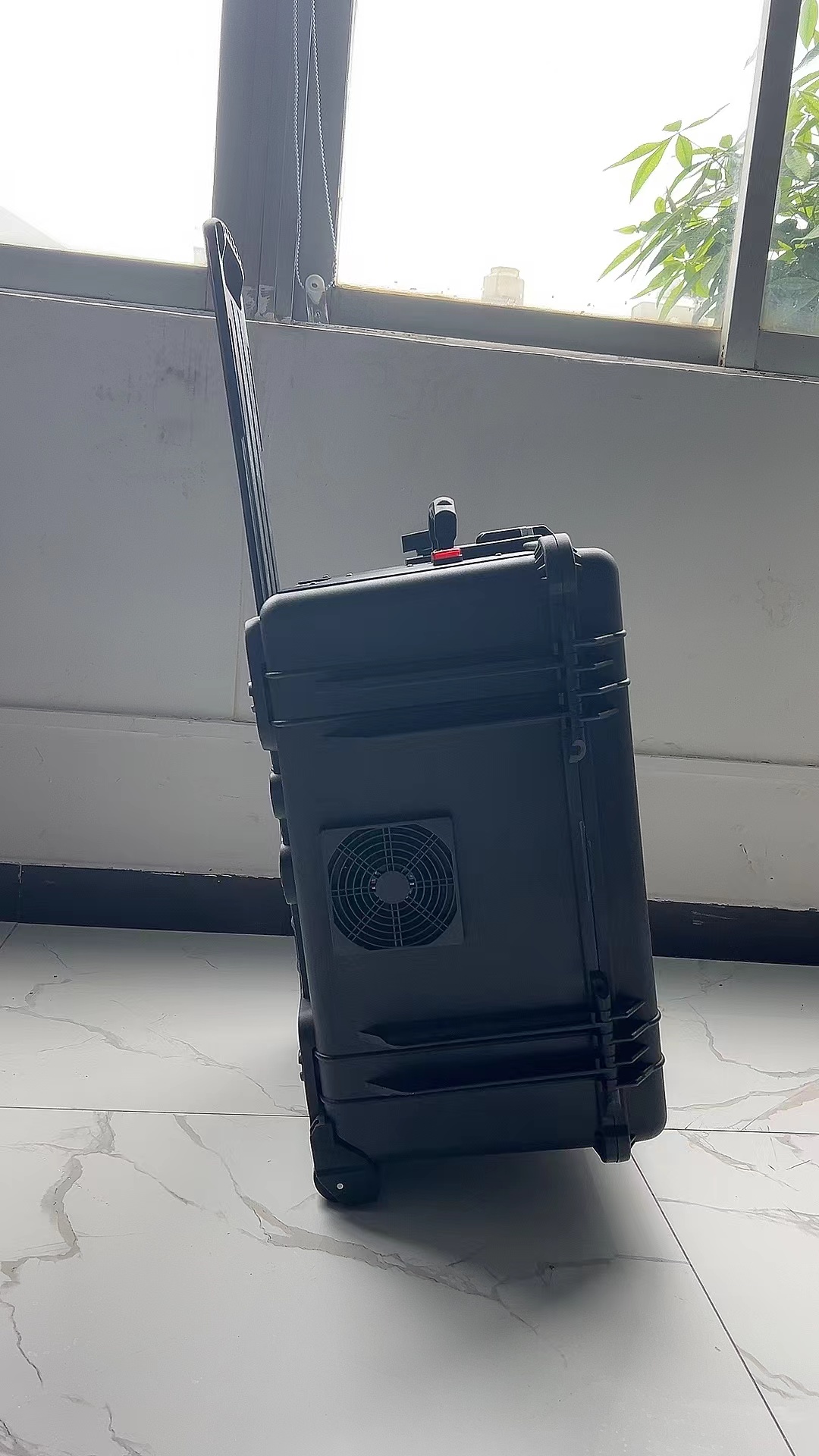 爱民手拉箱型移动通信干扰器